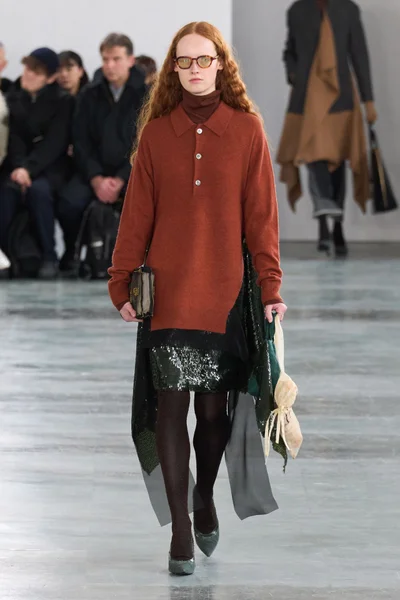 Look 11